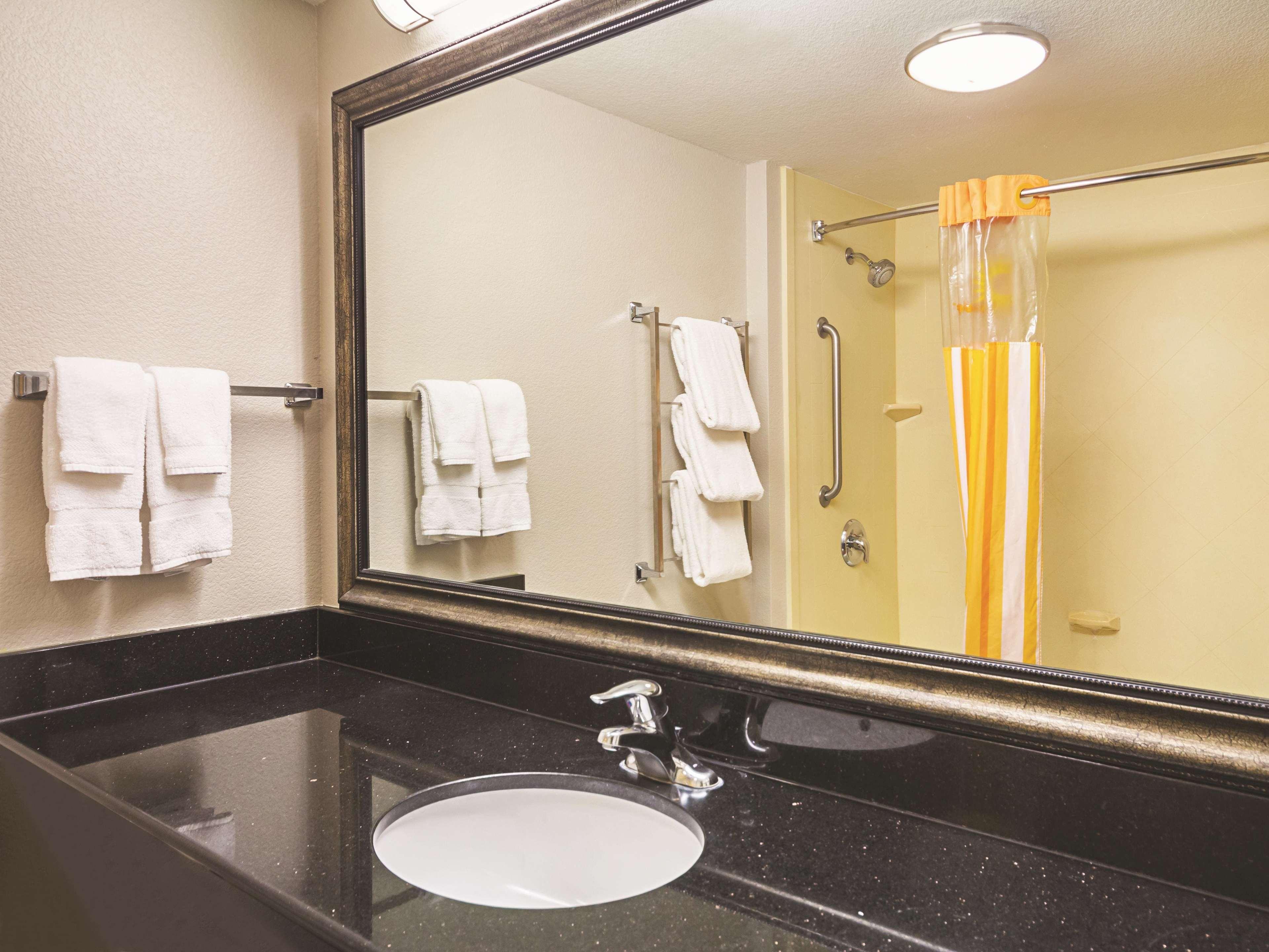מלון La Quinta By Wyndham Fresno Northwest מראה חיצוני תמונה